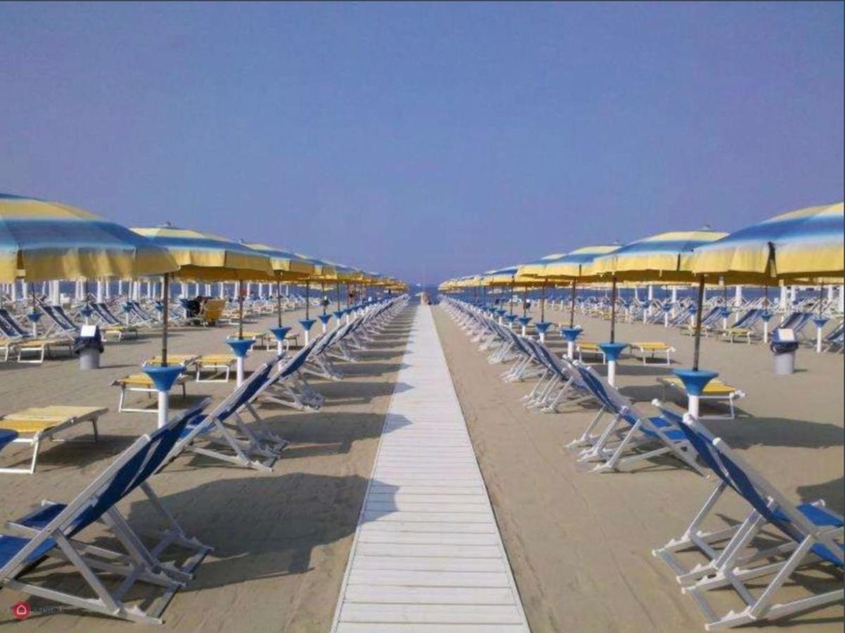 La Conchiglia A Marina Apartment Marina Di Carrara Exterior photo